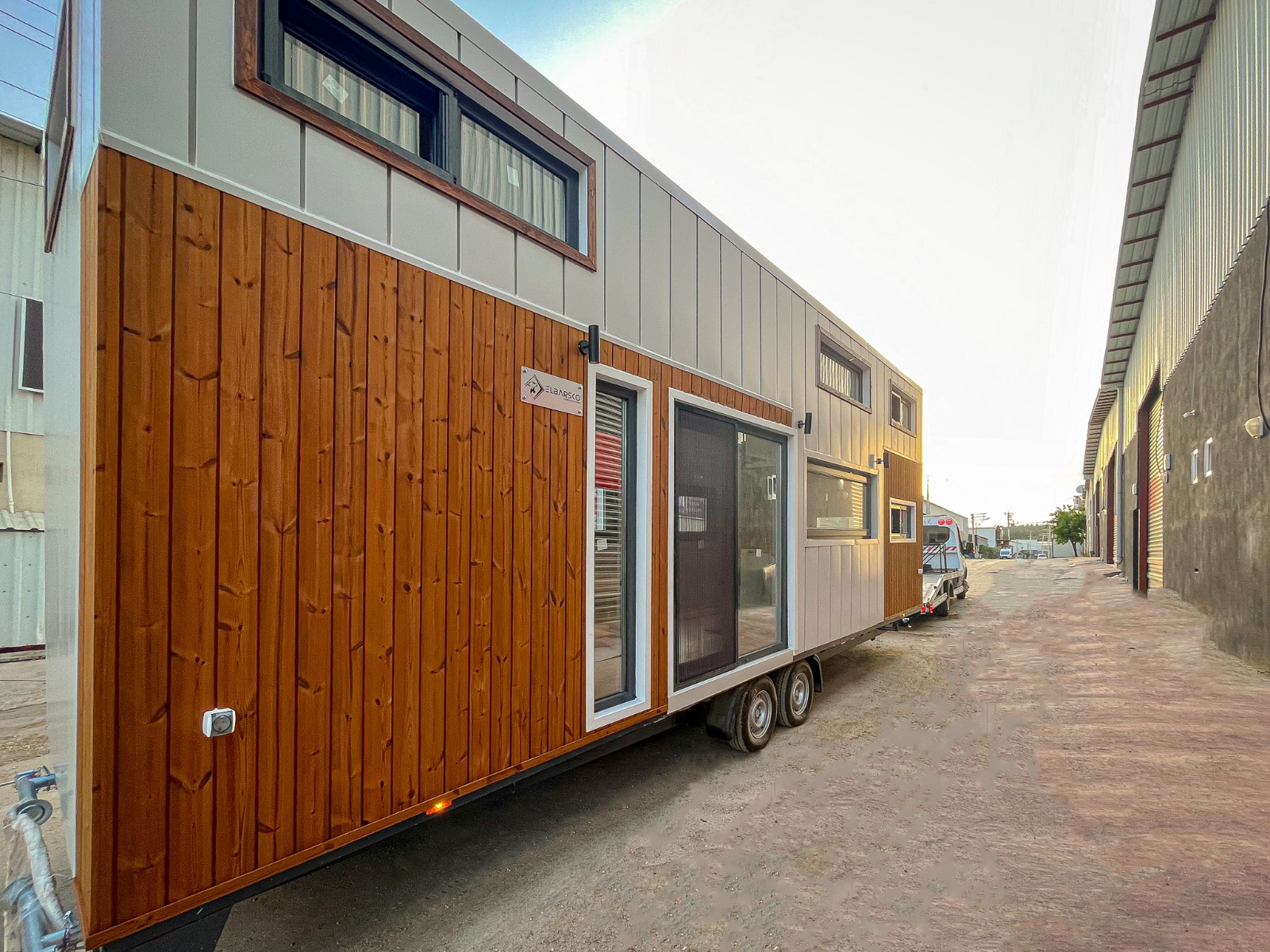 Elbarsco Tiny House firması tarafından üretilen çift loftlu 9 metrelik tiny house