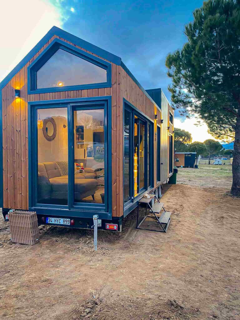 Elbarsco Tiny House İzmir: Minimalist ve Konforlu Yaşam Alanları